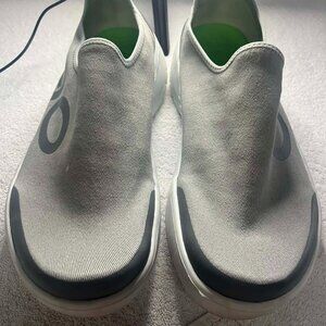 OOFOS OOmg sport low recovery shoe mens size 12 green and light grey